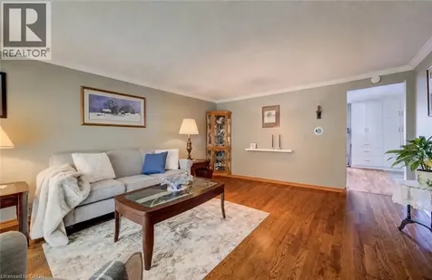 10 Meadow Woods Crescent Kitchener ON N2N 1S5