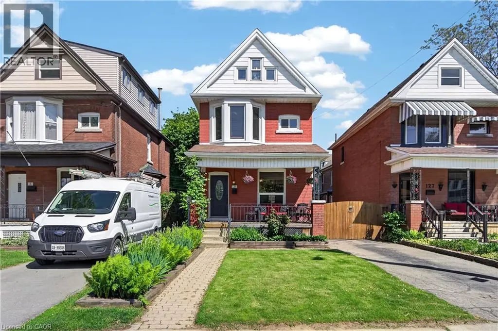 125 Balsam Avenue South Hamilton ON L8M 3B4