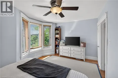 125 Balsam Avenue South Hamilton ON L8M 3B4