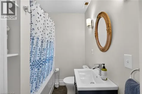 125 Balsam Avenue South Hamilton ON L8M 3B4