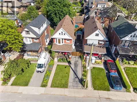 125 Balsam Avenue South Hamilton ON L8M 3B4
