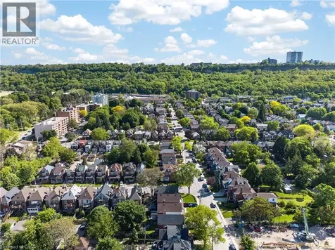125 Balsam Avenue South Hamilton ON L8M 3B4
