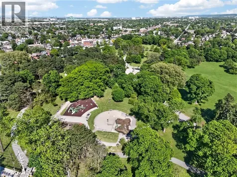 125 Balsam Avenue South Hamilton ON L8M 3B4