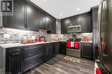 121 Edgemont Street North Hamilton ON L8H 4E2