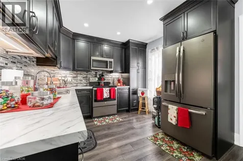 121 Edgemont Street North Hamilton ON L8H 4E2