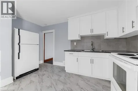 121 Edgemont Street North Hamilton ON L8H 4E2
