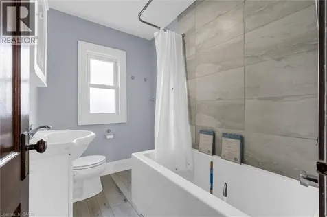 121 Edgemont Street North Hamilton ON L8H 4E2