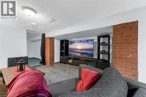 121 Edgemont Street North Hamilton ON L8H 4E2