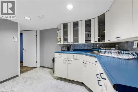 121 Edgemont Street North Hamilton ON L8H 4E2