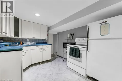 121 Edgemont Street North Hamilton ON L8H 4E2