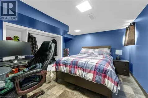 121 Edgemont Street North Hamilton ON L8H 4E2