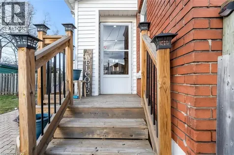121 Edgemont Street North Hamilton ON L8H 4E2