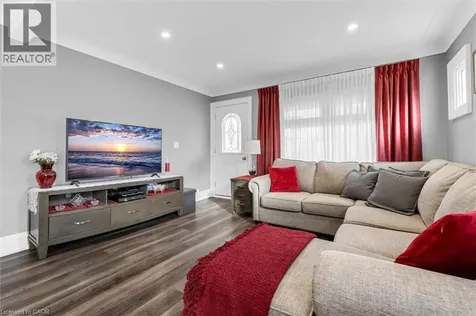 121 Edgemont Street North Hamilton ON L8H 4E2