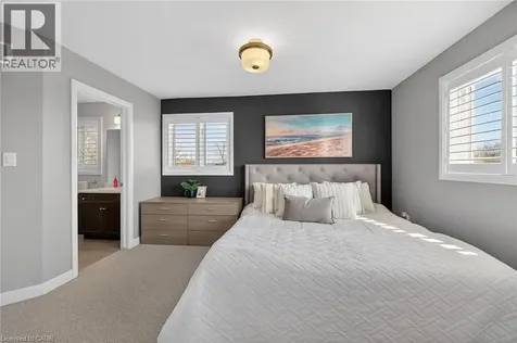 35 Midhurst Heights Stoney Creek ON L8J 0K9