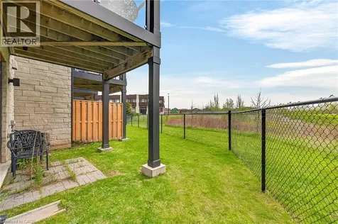 35 Midhurst Heights Stoney Creek ON L8J 0K9