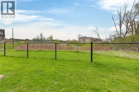 35 Midhurst Heights Stoney Creek ON L8J 0K9