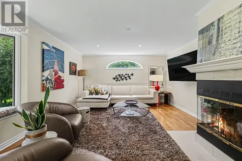 176 Sanford Avenue Ottawa ON K2C 0E9
