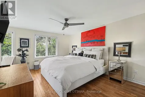 176 Sanford Avenue Ottawa ON K2C 0E9