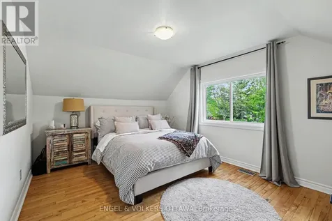 176 Sanford Avenue Ottawa ON K2C 0E9