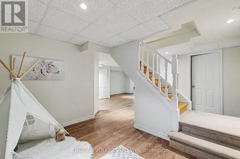 176 Sanford Avenue Ottawa ON K2C 0E9