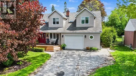 176 Sanford Avenue Ottawa ON K2C 0E9