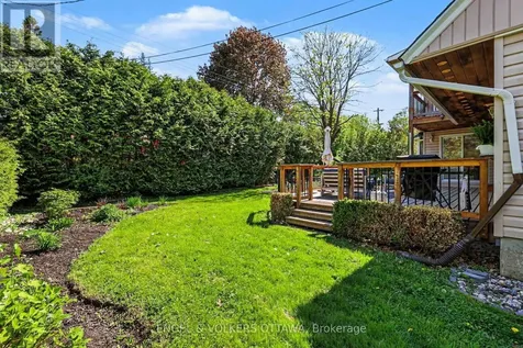 176 Sanford Avenue Ottawa ON K2C 0E9