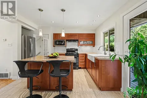 176 Sanford Avenue Ottawa ON K2C 0E9
