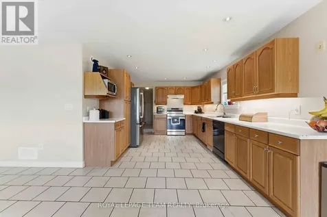 1628 Stanleyfield Crescent Ottawa ON K4P 1M7