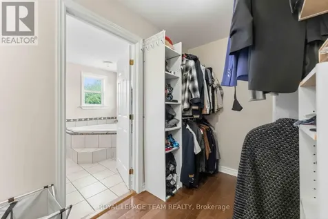 1628 Stanleyfield Crescent Ottawa ON K4P 1M7