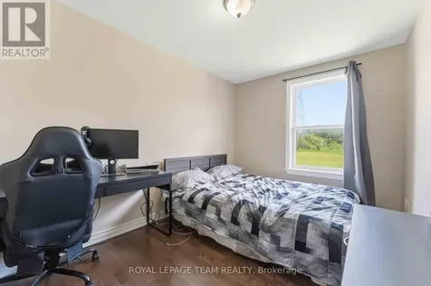 1628 Stanleyfield Crescent Ottawa ON K4P 1M7