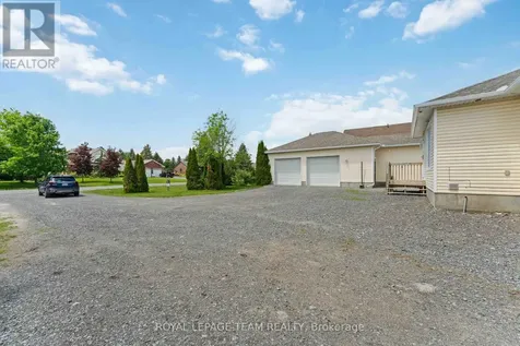 1628 Stanleyfield Crescent Ottawa ON K4P 1M7