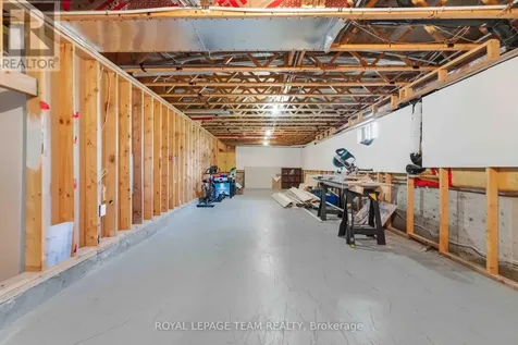 1628 Stanleyfield Crescent Ottawa ON K4P 1M7