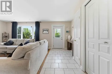 1628 Stanleyfield Crescent Ottawa ON K4P 1M7