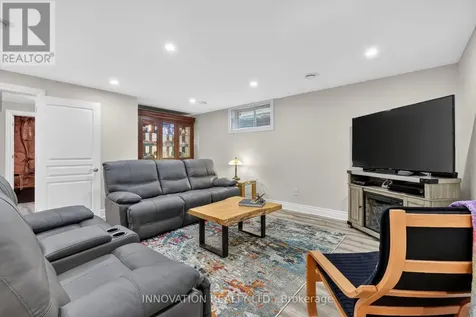 127 Elfin Grove Ottawa ON K2V 0B9