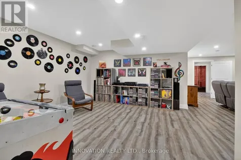 127 Elfin Grove Ottawa ON K2V 0B9