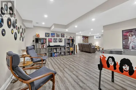 127 Elfin Grove Ottawa ON K2V 0B9
