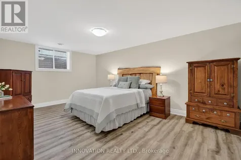 127 Elfin Grove Ottawa ON K2V 0B9