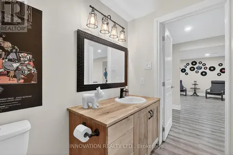 127 Elfin Grove Ottawa ON K2V 0B9