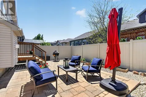 127 Elfin Grove Ottawa ON K2V 0B9