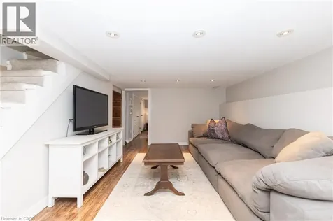 7 Pinehill Road St. Catharines ON L2R 3R6