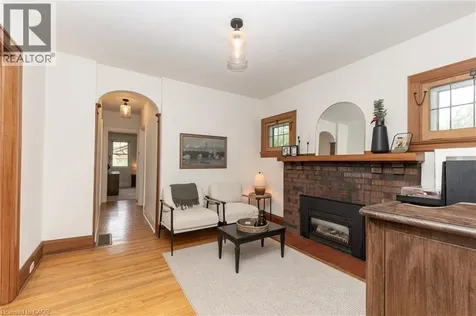 7 Pinehill Road St. Catharines ON L2R 3R6