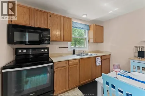 687 Charlotte Street Windsor ON N8X 3A6