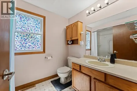 687 Charlotte Street Windsor ON N8X 3A6