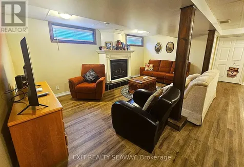 524 Anthony Street Cornwall ON K6H 5L3