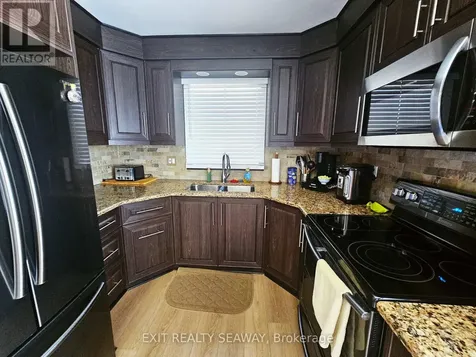 524 Anthony Street Cornwall ON K6H 5L3