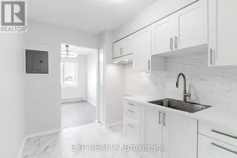 2044 Arrowsmith Drive Ottawa ON K1J 7V8