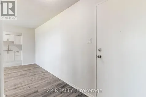 2044 Arrowsmith Drive Ottawa ON K1J 7V8