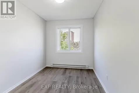 2044 Arrowsmith Drive Ottawa ON K1J 7V8