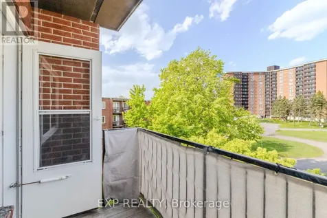 2044 Arrowsmith Drive Ottawa ON K1J 7V8