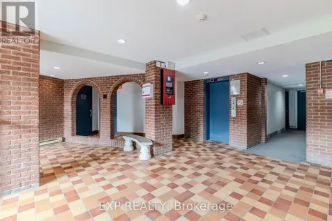 2044 Arrowsmith Drive Ottawa ON K1J 7V8